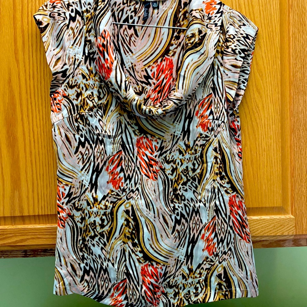 Essentials by Milano blouse sz M